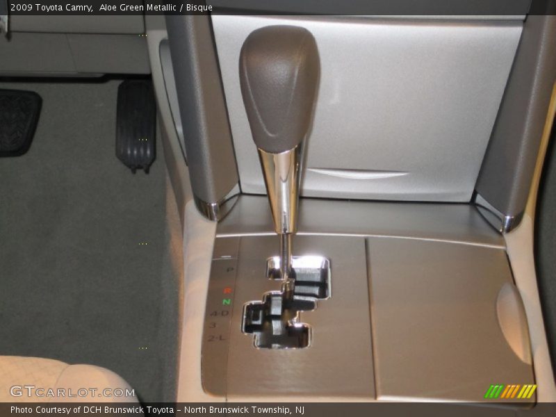 Aloe Green Metallic / Bisque 2009 Toyota Camry