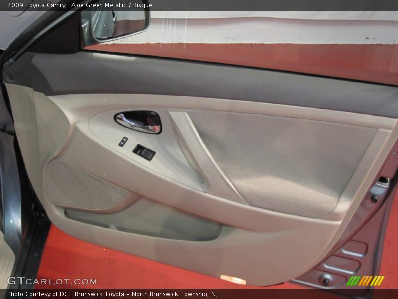 Aloe Green Metallic / Bisque 2009 Toyota Camry