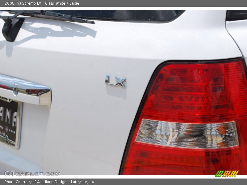 Clear White / Beige 2008 Kia Sorento LX