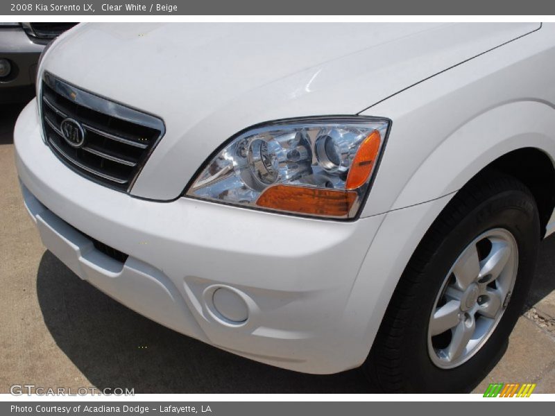 Clear White / Beige 2008 Kia Sorento LX