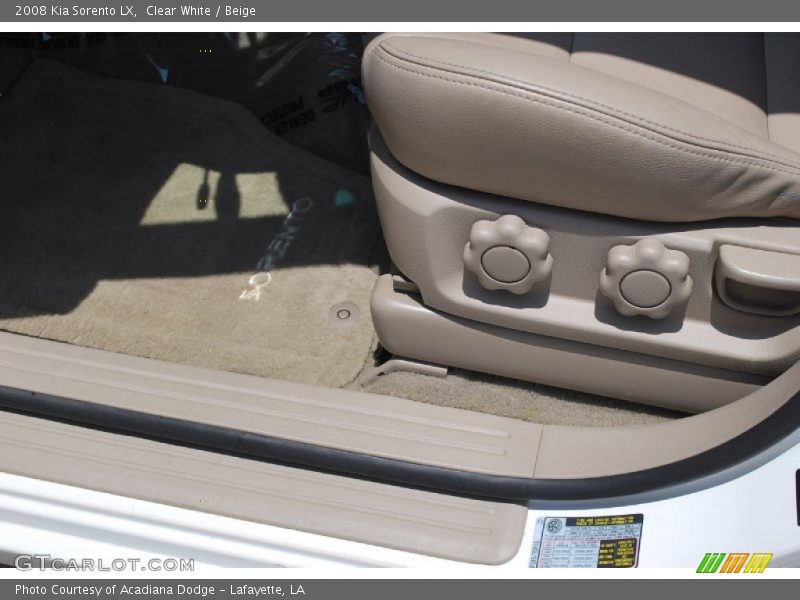 Clear White / Beige 2008 Kia Sorento LX