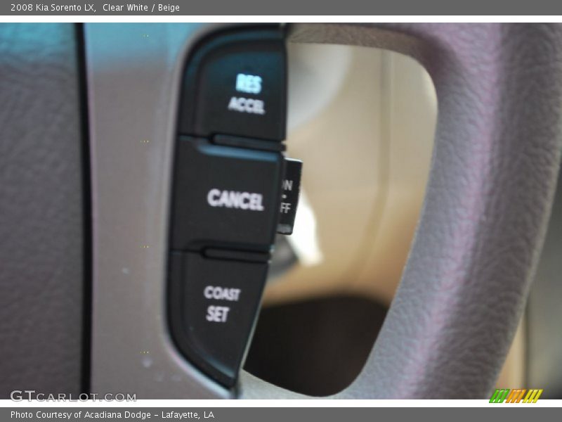 Clear White / Beige 2008 Kia Sorento LX
