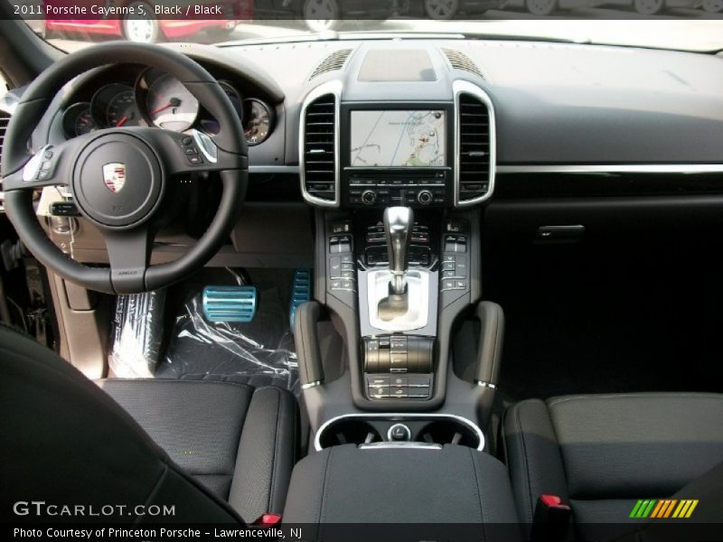 Dashboard of 2011 Cayenne S