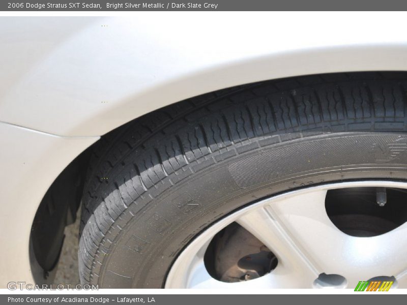 Bright Silver Metallic / Dark Slate Grey 2006 Dodge Stratus SXT Sedan