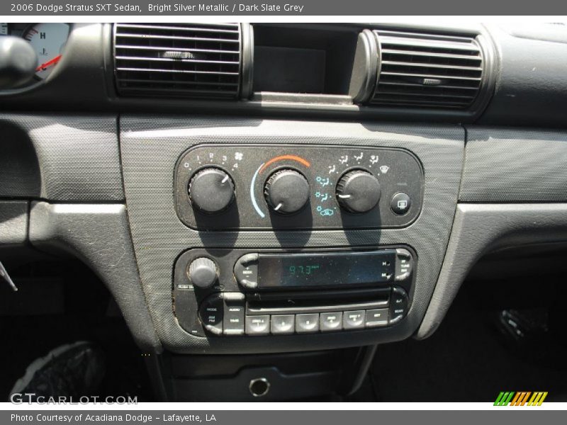 Controls of 2006 Stratus SXT Sedan