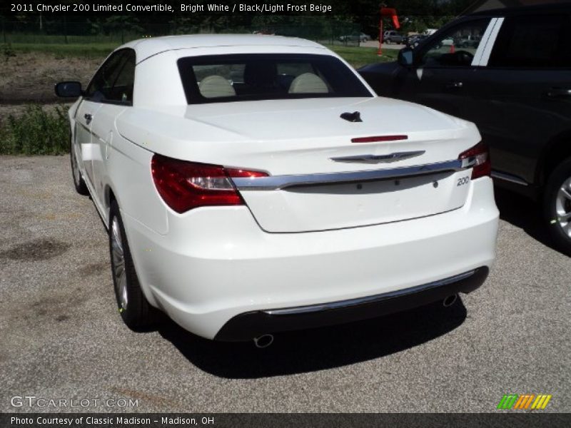 Bright White / Black/Light Frost Beige 2011 Chrysler 200 Limited Convertible