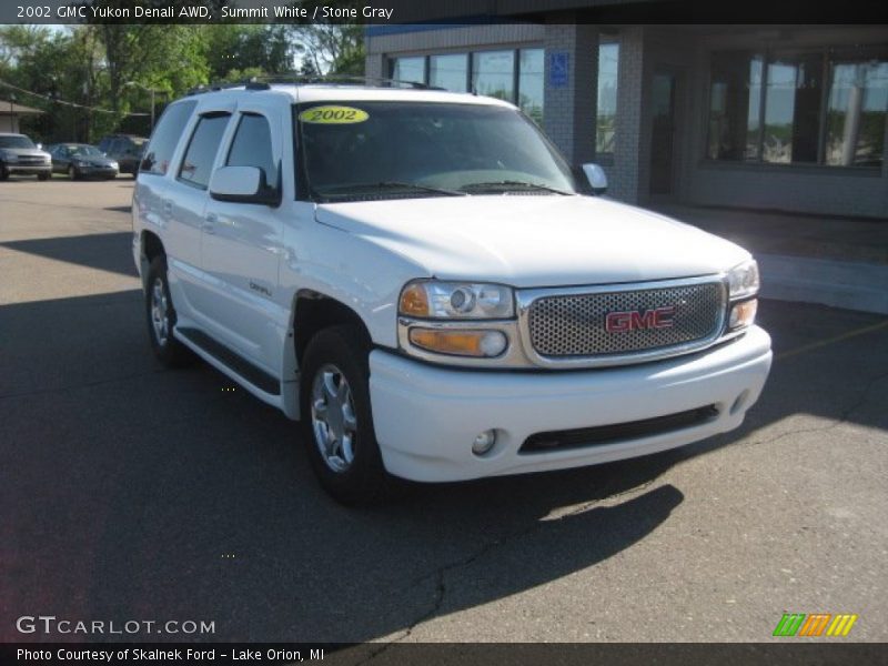 Summit White / Stone Gray 2002 GMC Yukon Denali AWD