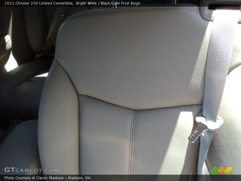 Bright White / Black/Light Frost Beige 2011 Chrysler 200 Limited Convertible