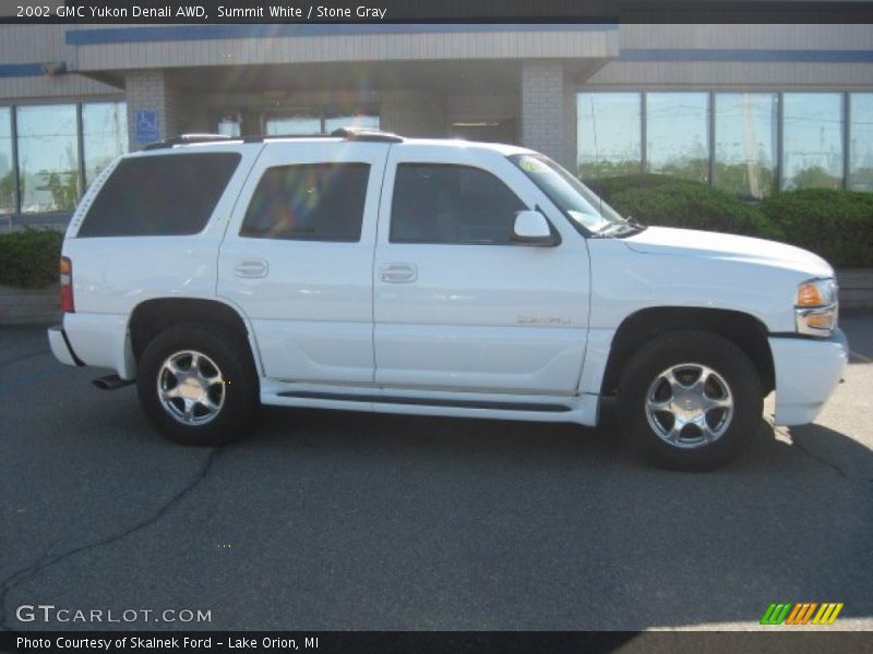 Summit White / Stone Gray 2002 GMC Yukon Denali AWD