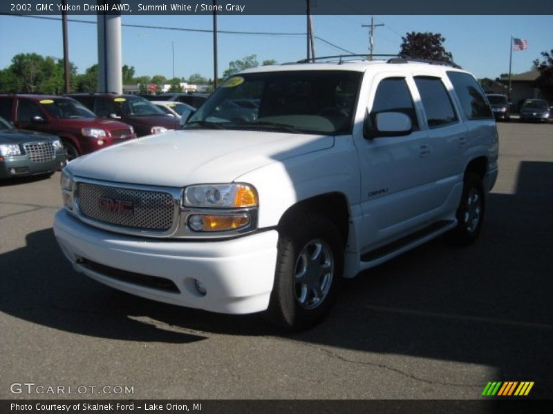 Summit White / Stone Gray 2002 GMC Yukon Denali AWD