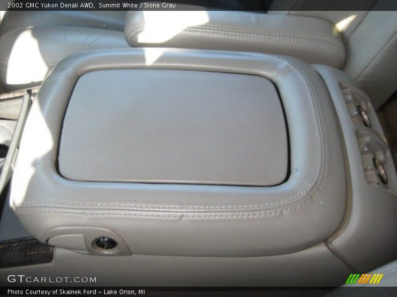 Summit White / Stone Gray 2002 GMC Yukon Denali AWD