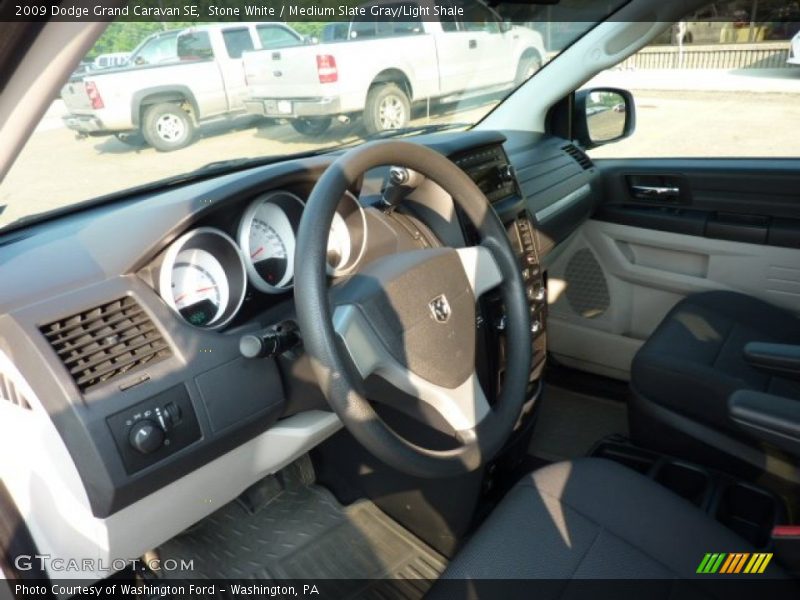 Stone White / Medium Slate Gray/Light Shale 2009 Dodge Grand Caravan SE
