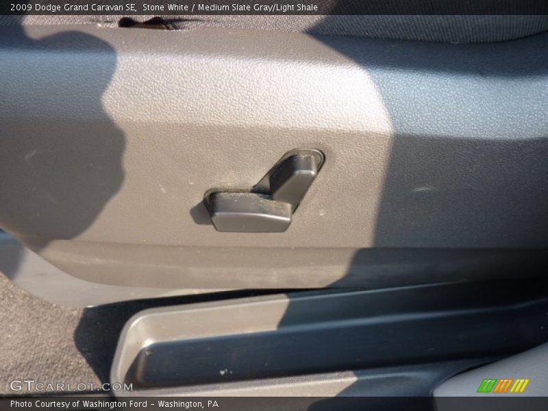 Stone White / Medium Slate Gray/Light Shale 2009 Dodge Grand Caravan SE