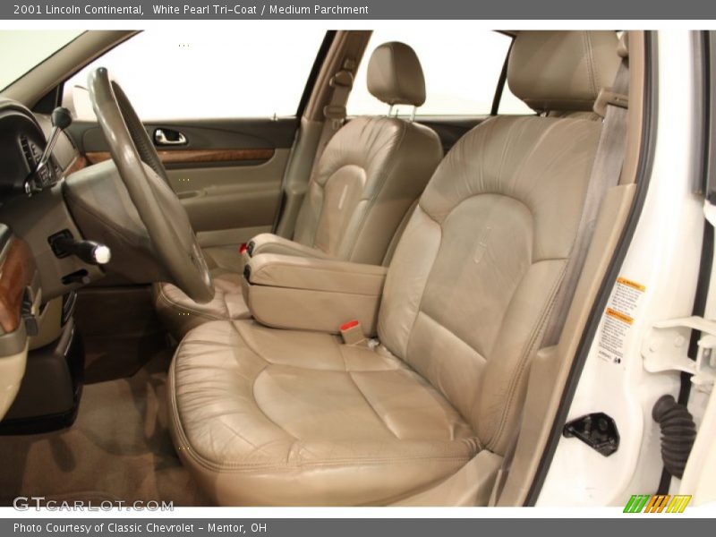 White Pearl Tri-Coat / Medium Parchment 2001 Lincoln Continental