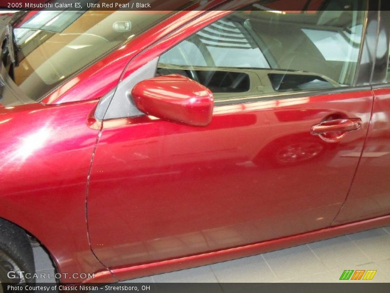 Ultra Red Pearl / Black 2005 Mitsubishi Galant ES
