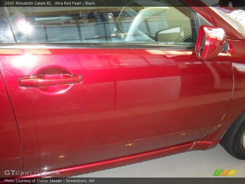 Ultra Red Pearl / Black 2005 Mitsubishi Galant ES