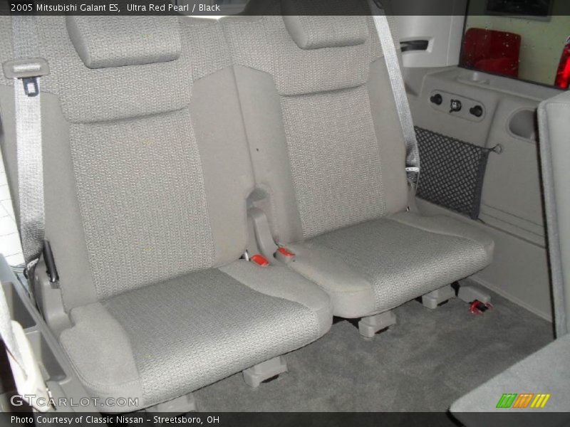Ultra Red Pearl / Black 2005 Mitsubishi Galant ES