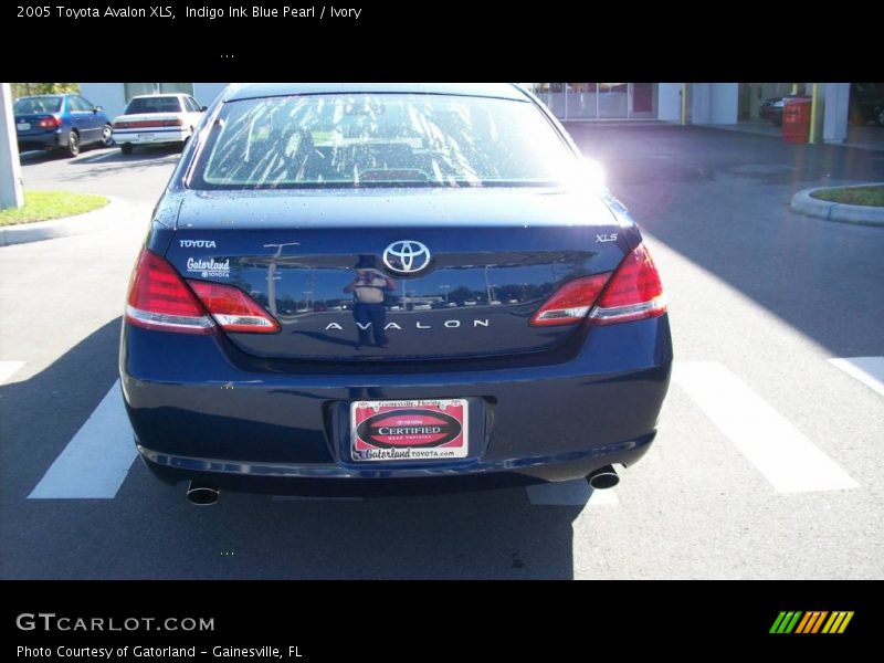 Indigo Ink Blue Pearl / Ivory 2005 Toyota Avalon XLS