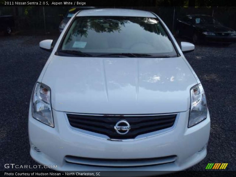 Aspen White / Beige 2011 Nissan Sentra 2.0 S