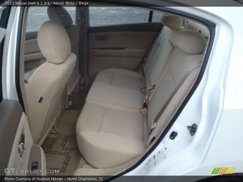 Aspen White / Beige 2011 Nissan Sentra 2.0 S