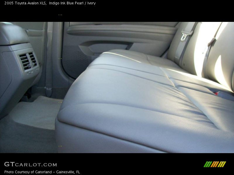 Indigo Ink Blue Pearl / Ivory 2005 Toyota Avalon XLS