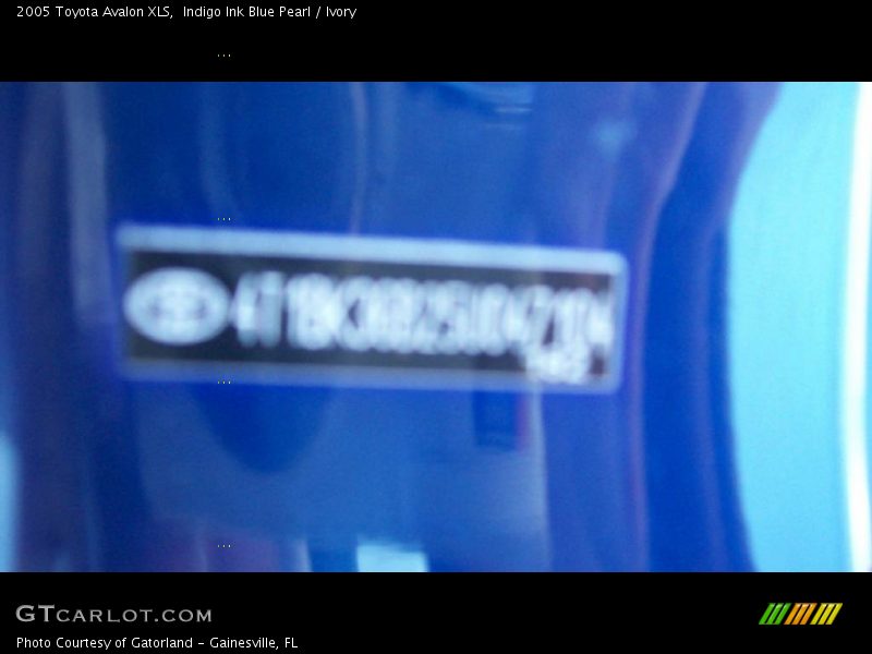 Indigo Ink Blue Pearl / Ivory 2005 Toyota Avalon XLS