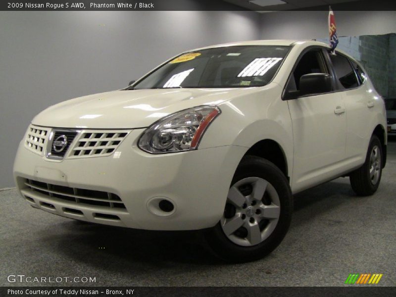 Phantom White / Black 2009 Nissan Rogue S AWD