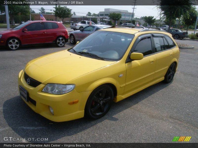 Front 3/4 View of 2003 Protege 5 Wagon