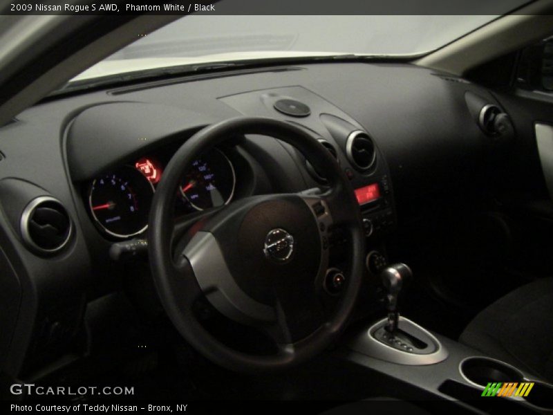 Phantom White / Black 2009 Nissan Rogue S AWD
