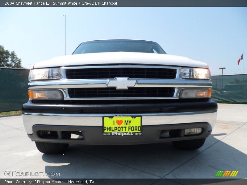 Summit White / Gray/Dark Charcoal 2004 Chevrolet Tahoe LS