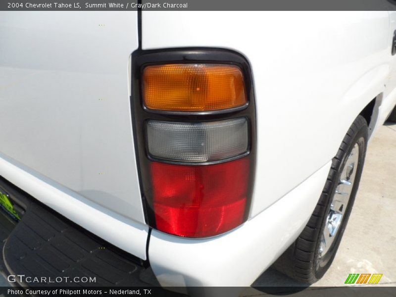 Summit White / Gray/Dark Charcoal 2004 Chevrolet Tahoe LS