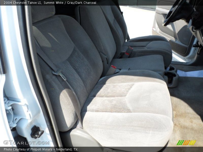 Summit White / Gray/Dark Charcoal 2004 Chevrolet Tahoe LS