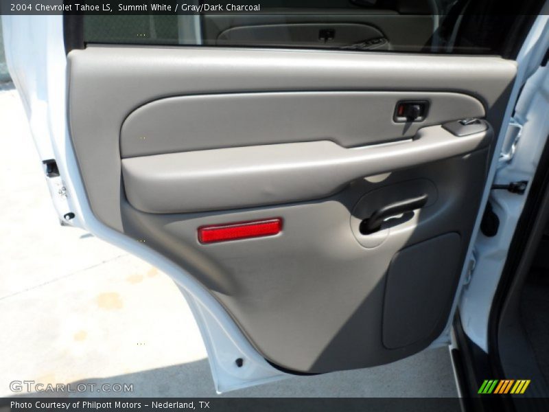 Summit White / Gray/Dark Charcoal 2004 Chevrolet Tahoe LS
