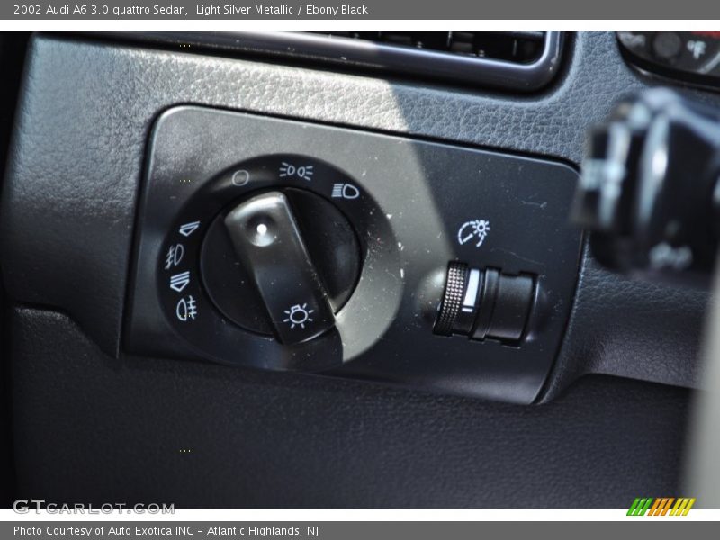 Light Silver Metallic / Ebony Black 2002 Audi A6 3.0 quattro Sedan