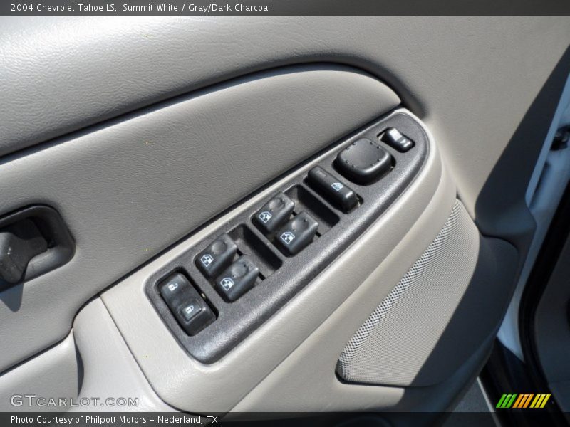 Summit White / Gray/Dark Charcoal 2004 Chevrolet Tahoe LS