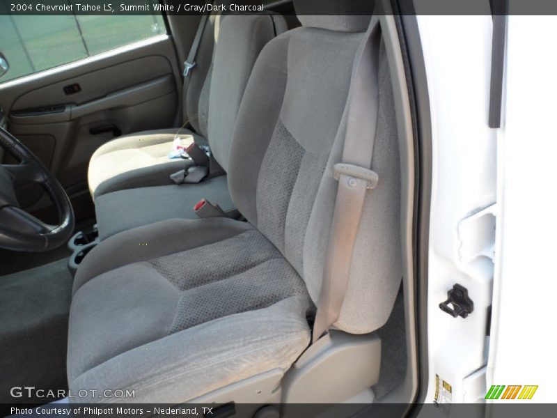 Summit White / Gray/Dark Charcoal 2004 Chevrolet Tahoe LS