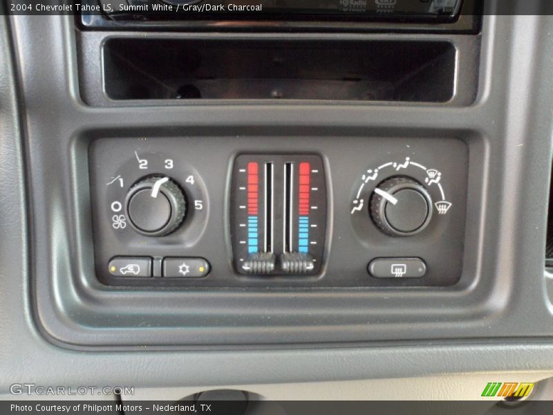 Summit White / Gray/Dark Charcoal 2004 Chevrolet Tahoe LS