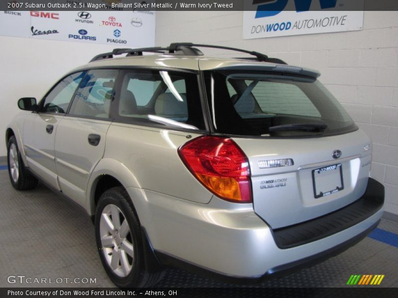 Brilliant Silver Metallic / Warm Ivory Tweed 2007 Subaru Outback 2.5i Wagon