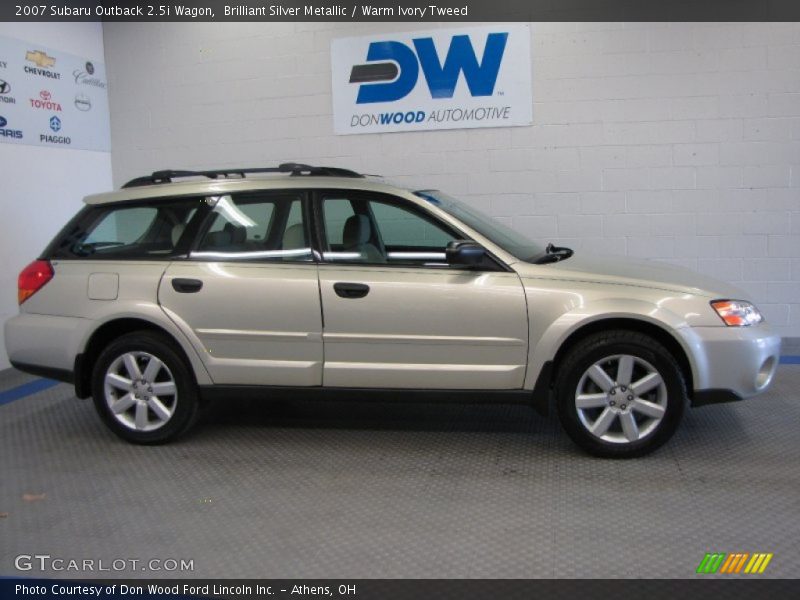 Brilliant Silver Metallic / Warm Ivory Tweed 2007 Subaru Outback 2.5i Wagon