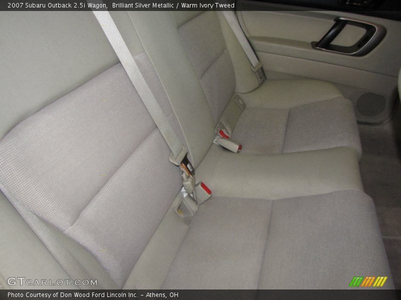 Brilliant Silver Metallic / Warm Ivory Tweed 2007 Subaru Outback 2.5i Wagon