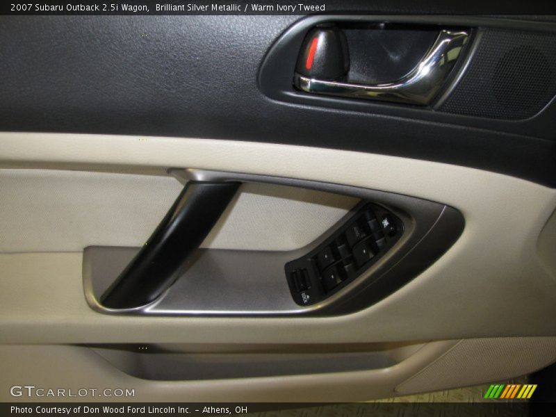 Brilliant Silver Metallic / Warm Ivory Tweed 2007 Subaru Outback 2.5i Wagon