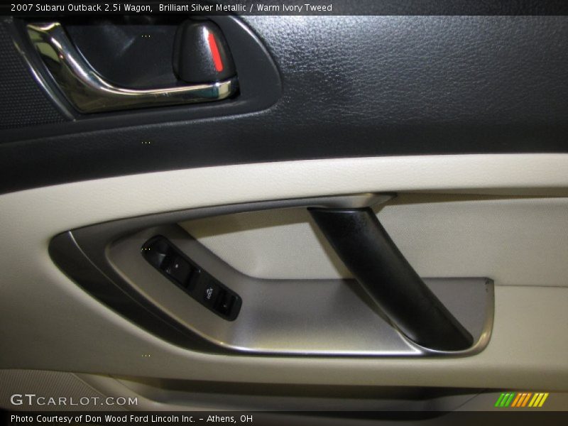 Brilliant Silver Metallic / Warm Ivory Tweed 2007 Subaru Outback 2.5i Wagon