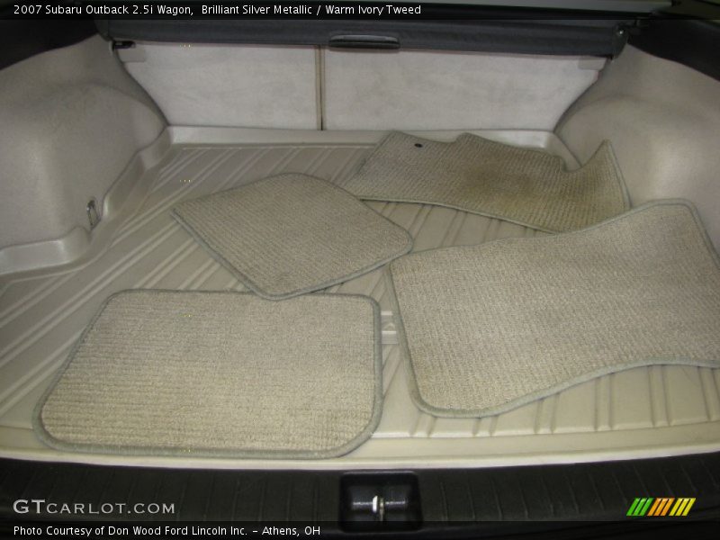 Brilliant Silver Metallic / Warm Ivory Tweed 2007 Subaru Outback 2.5i Wagon