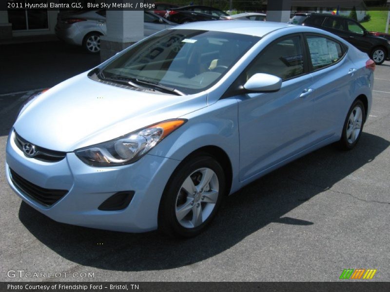 Front 3/4 View of 2011 Elantra GLS