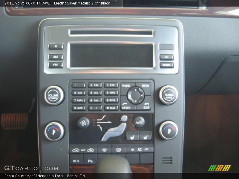 Controls of 2011 XC70 T6 AWD
