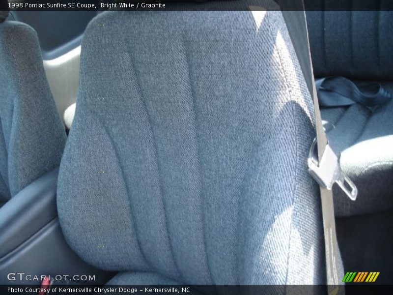 Bright White / Graphite 1998 Pontiac Sunfire SE Coupe