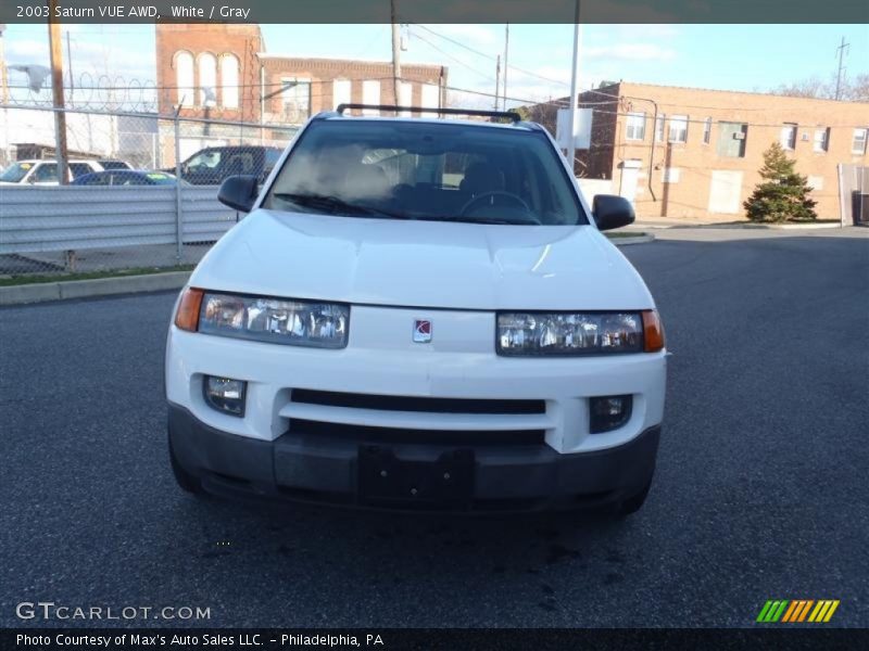 White / Gray 2003 Saturn VUE AWD