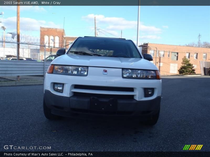 White / Gray 2003 Saturn VUE AWD