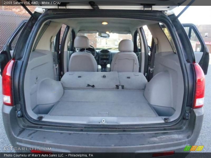 White / Gray 2003 Saturn VUE AWD