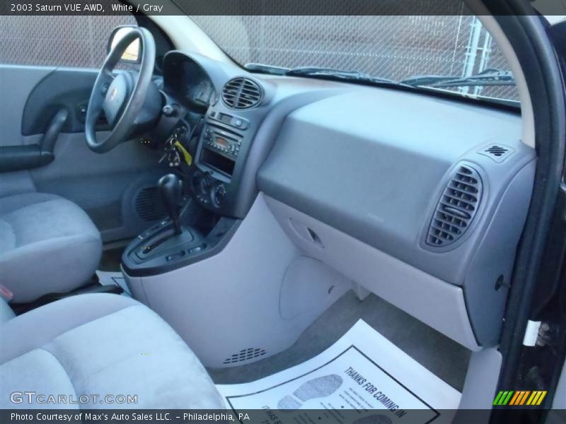 White / Gray 2003 Saturn VUE AWD
